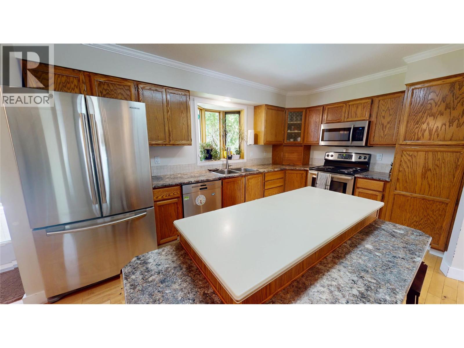 2912 Edgewood Drive, Cranbrook, British Columbia V1C 6C9 - Photo 8 - 10393059