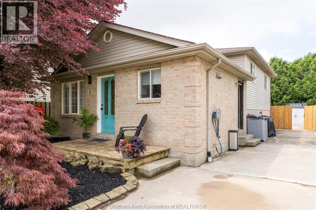 8 Hampton COURT, Chatham, Ontario