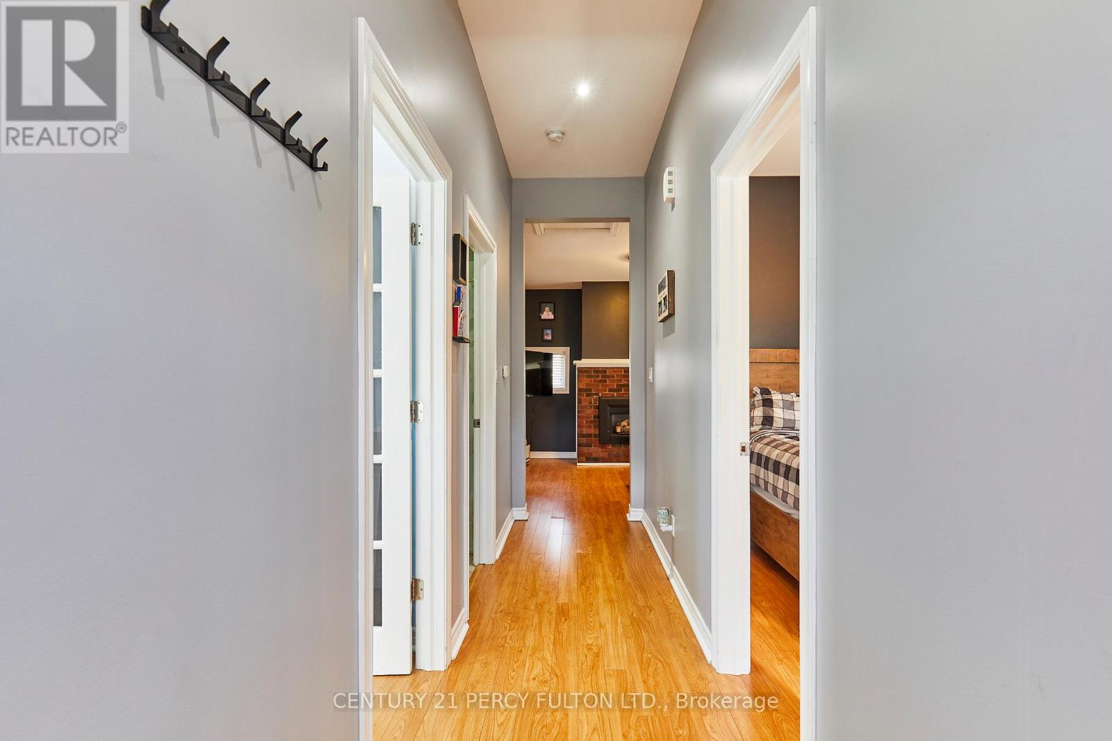 297 Celina Street, Oshawa, Ontario  L1H 4N9 - Photo 4 - E13027324