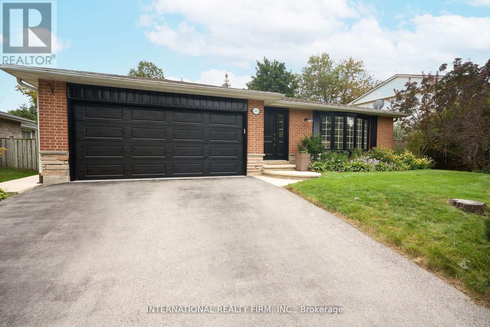 2292 DEVON ROAD, Oakville, Ontario