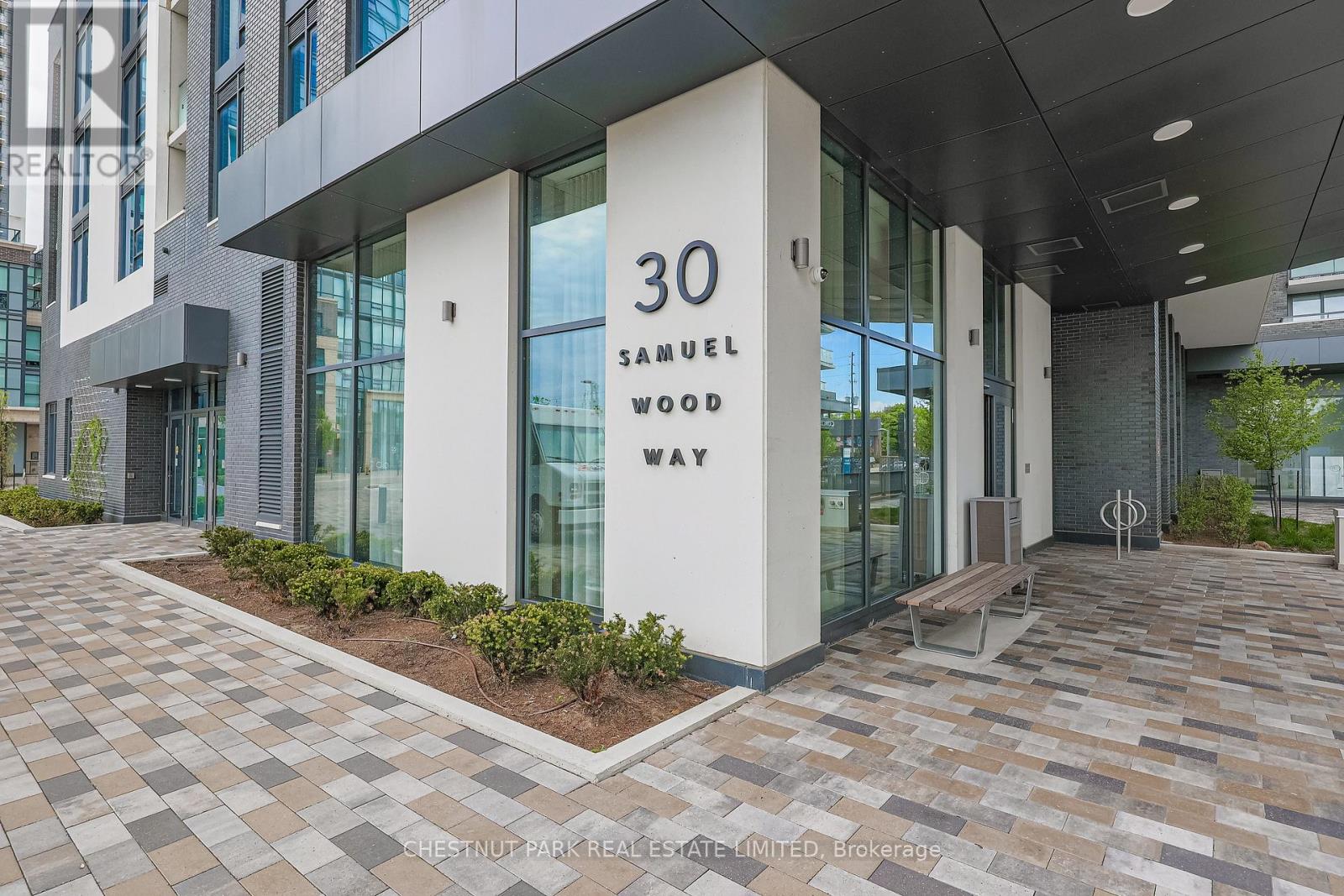 Ph2402 - 30 Samuel Wood Way, Toronto, Ontario  M9B 0C9 - Photo 3 - W13454252
