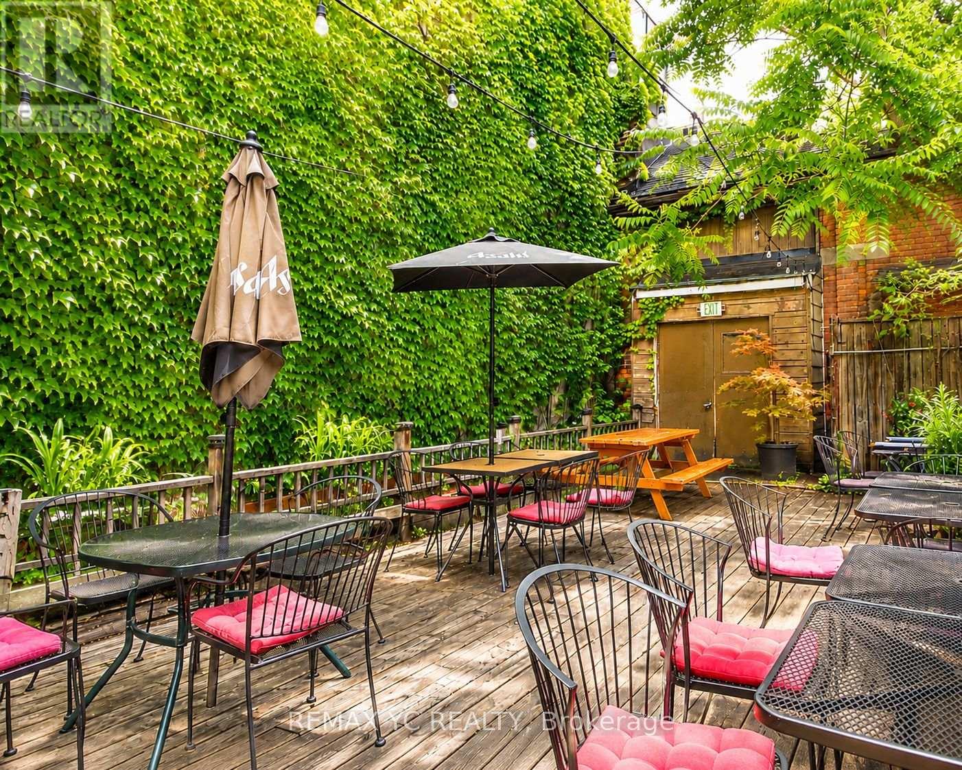 293 RONCESVALLES AVENUE, Toronto, Ontario