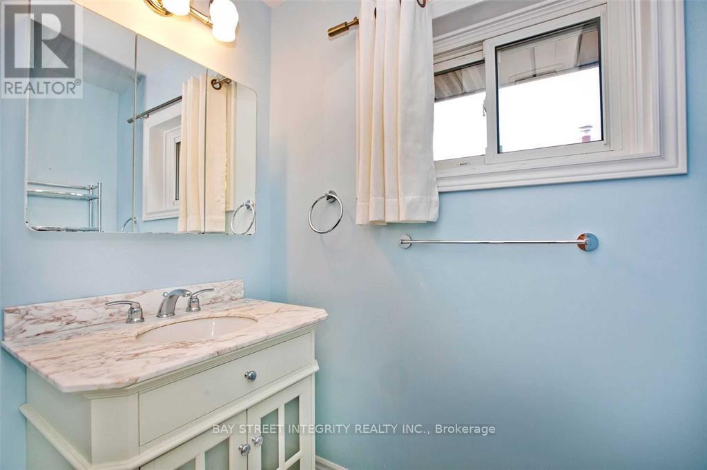 60 Hesketh Court, Toronto, Ontario  M4A 1M6 - Photo 14 - C13502684