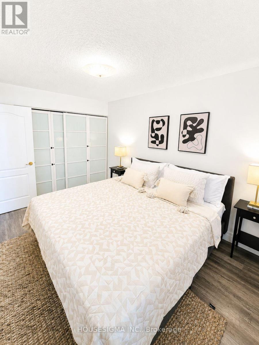 915 - 5418 Yonge Street, Toronto, Ontario  M2N 6X4 - Photo 2 - C13502706