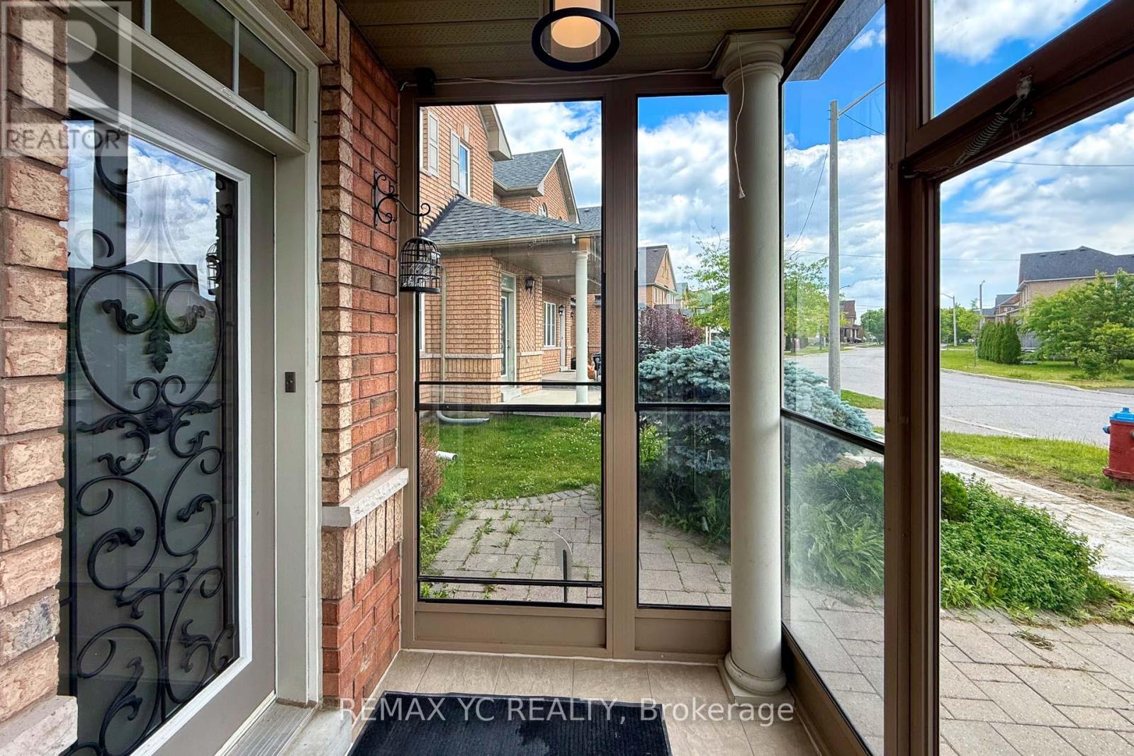 24 Millwright Avenue, Richmond Hill, Ontario  L4E 5B1 - Photo 3 - N13502660