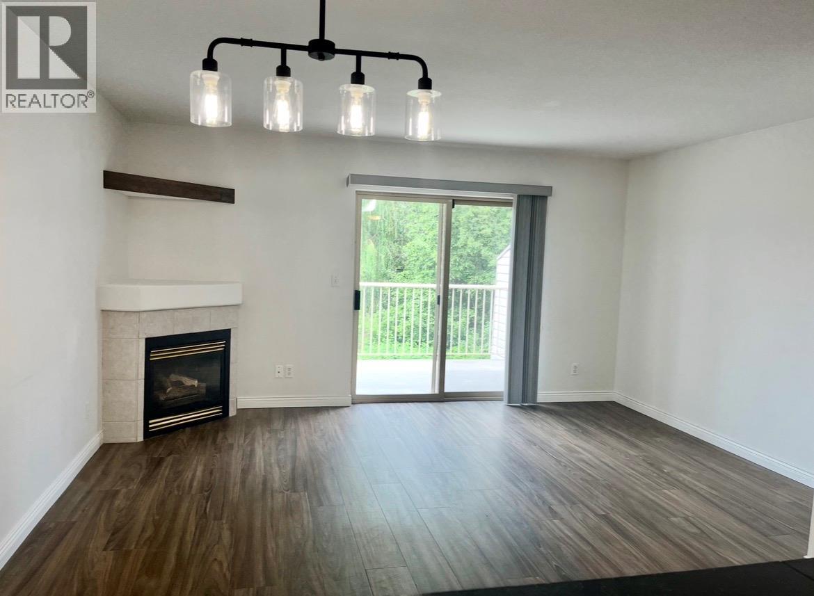 1607 43 Avenue Unit# 304 Lot# SL 10 — photo 3