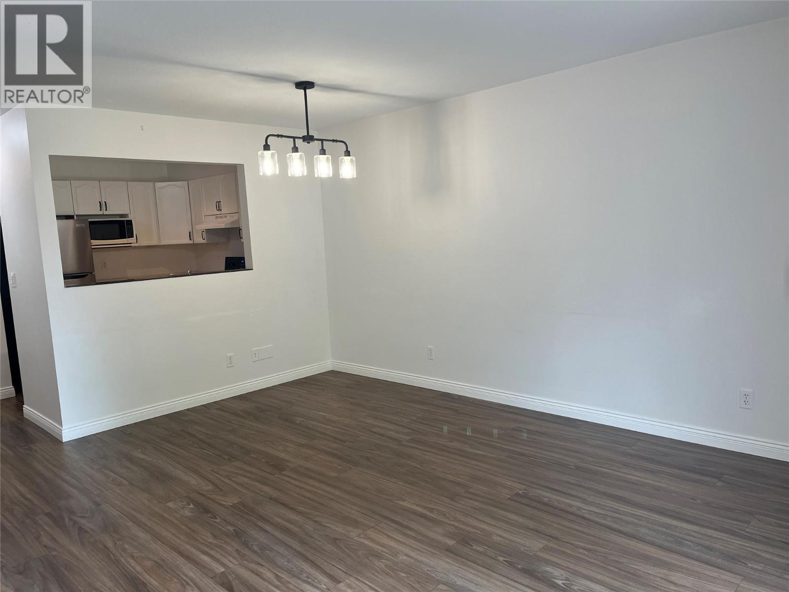 1607 43 Avenue Unit# 304 Lot# SL 10 — photo 4