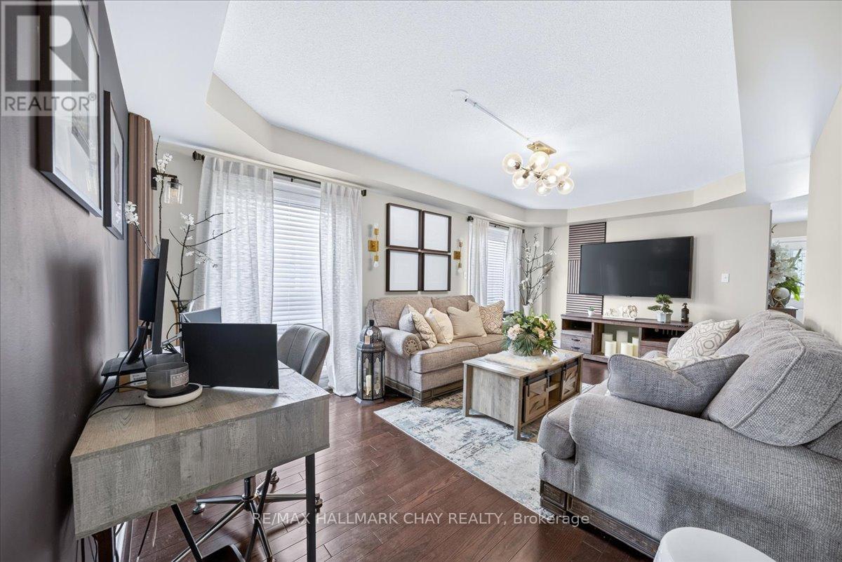 551 Pelletier Court, Newmarket, Ontario  L3X 2N5 - Photo 7 - N13502732