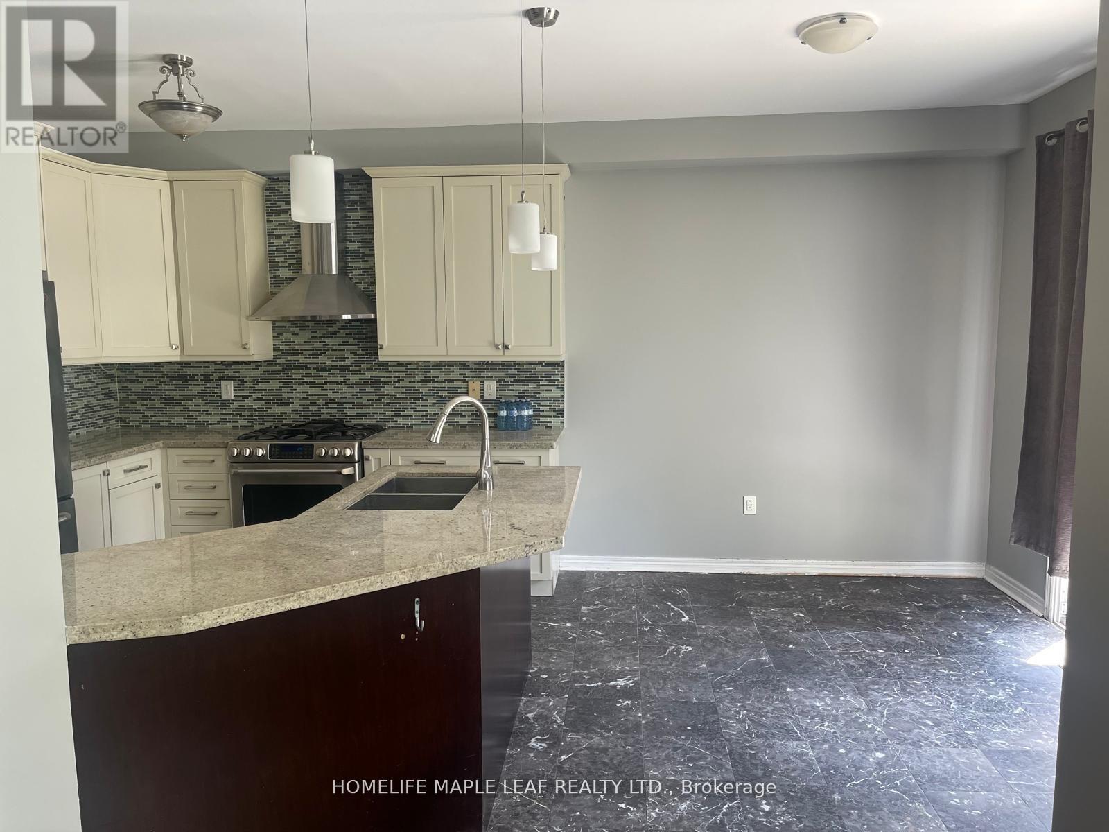 51 Redfinch Crescent, Vaughan, Ontario  L4H 2C5 - Photo 2 - N13502736