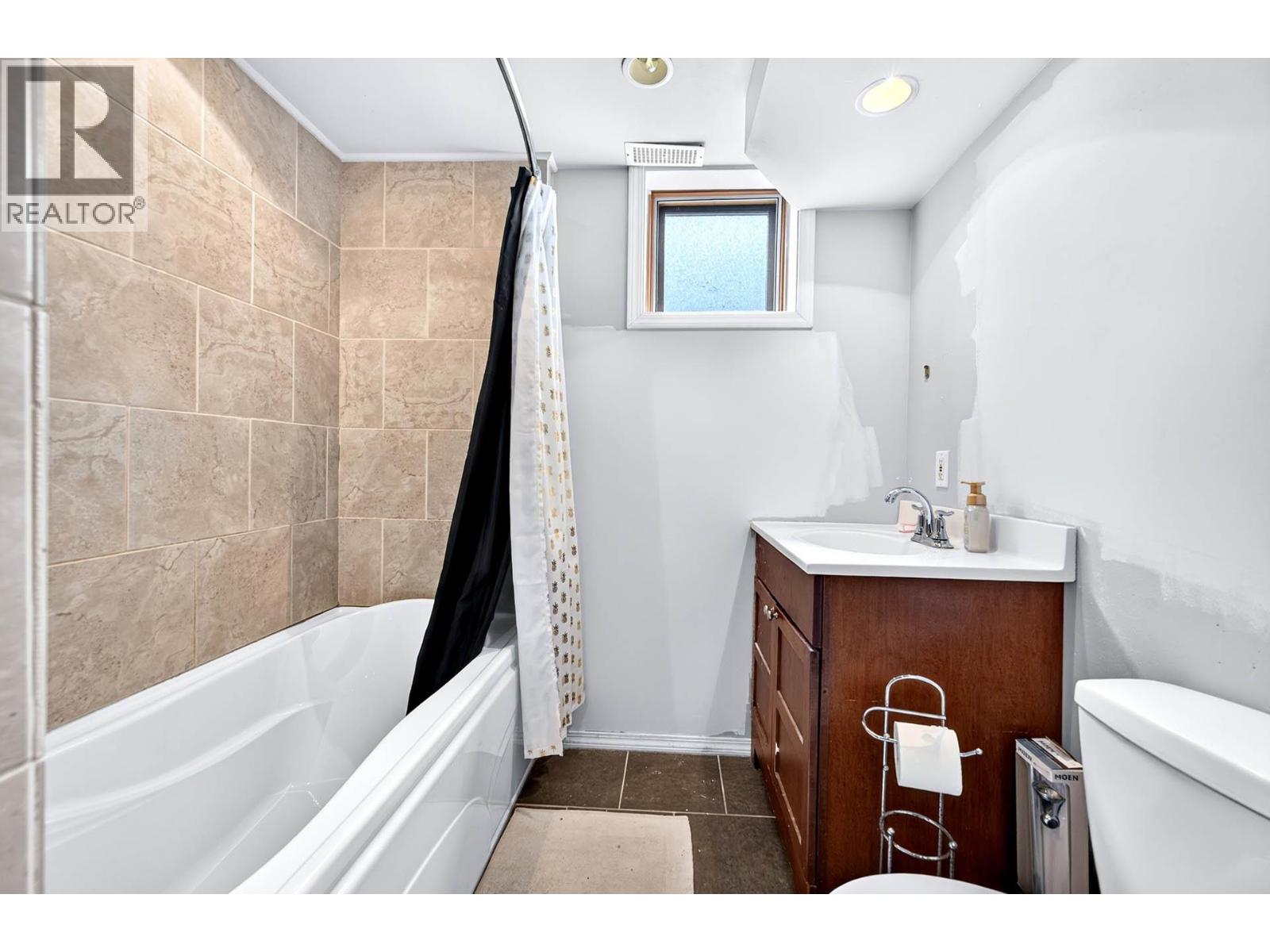 2580 Nechako Drive, Kamloops, British Columbia  V2E 2C9 - Photo 32 - 10392844