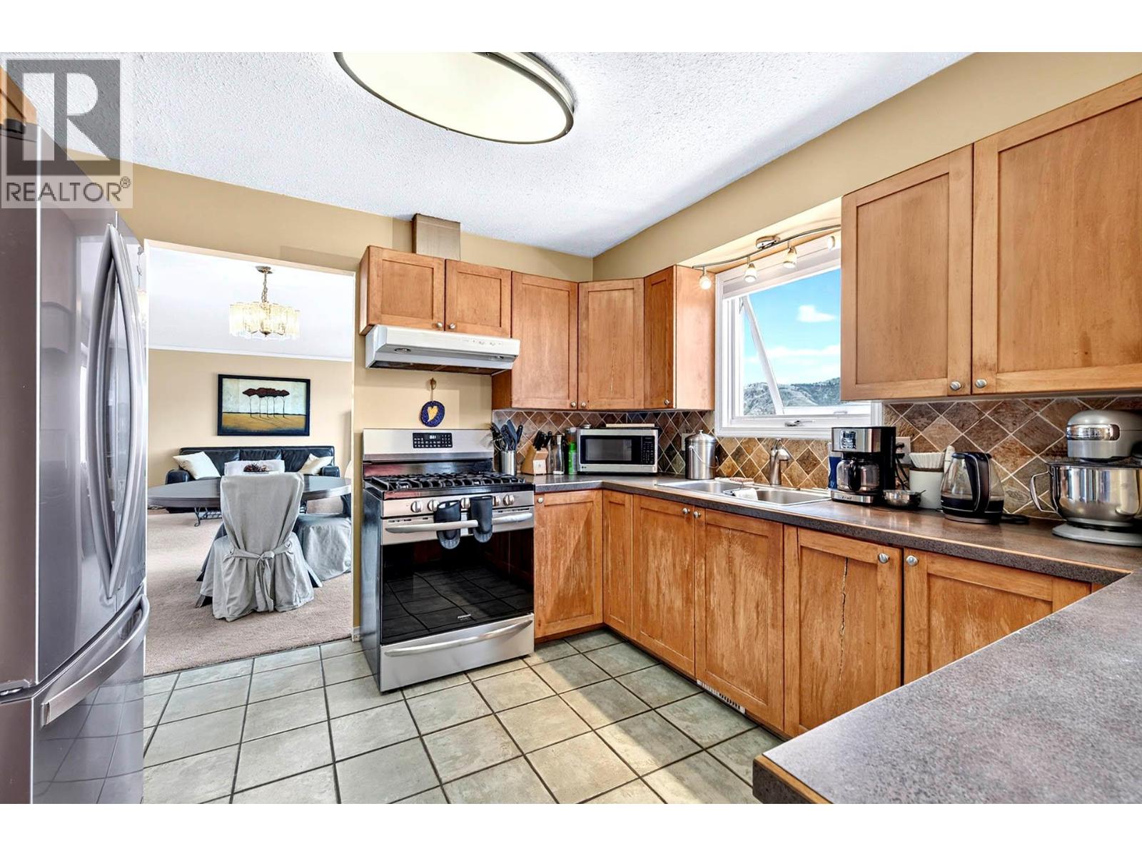 2580 Nechako Drive, Kamloops, British Columbia  V2E 2C9 - Photo 11 - 10392844