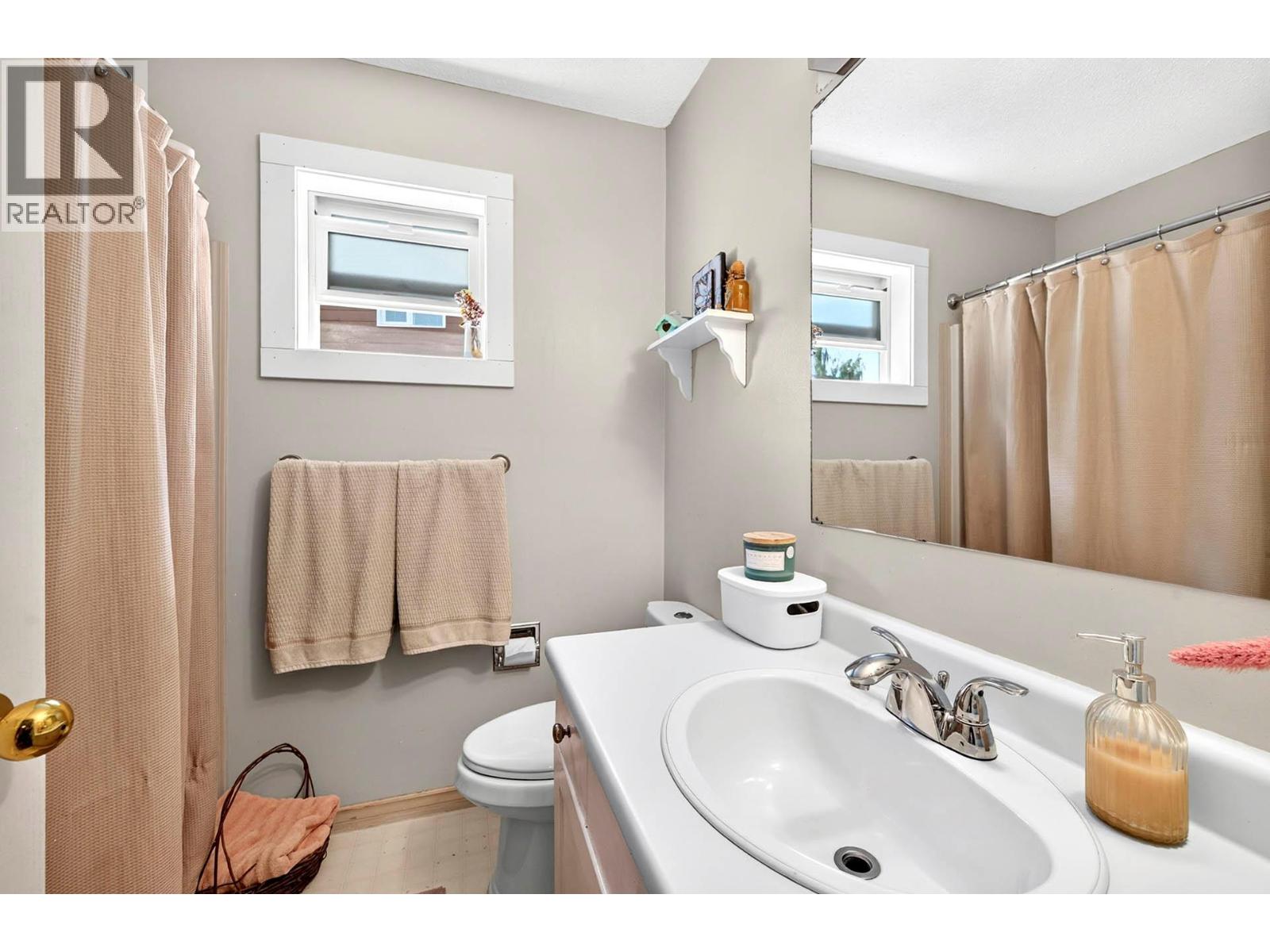 2580 Nechako Drive, Kamloops, British Columbia  V2E 2C9 - Photo 21 - 10392844