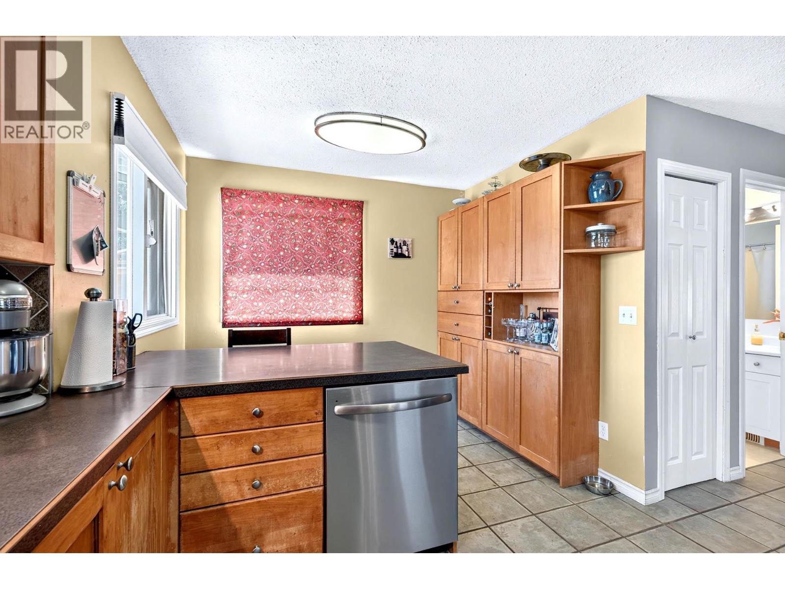 2580 Nechako Drive, Kamloops, British Columbia  V2E 2C9 - Photo 12 - 10392844