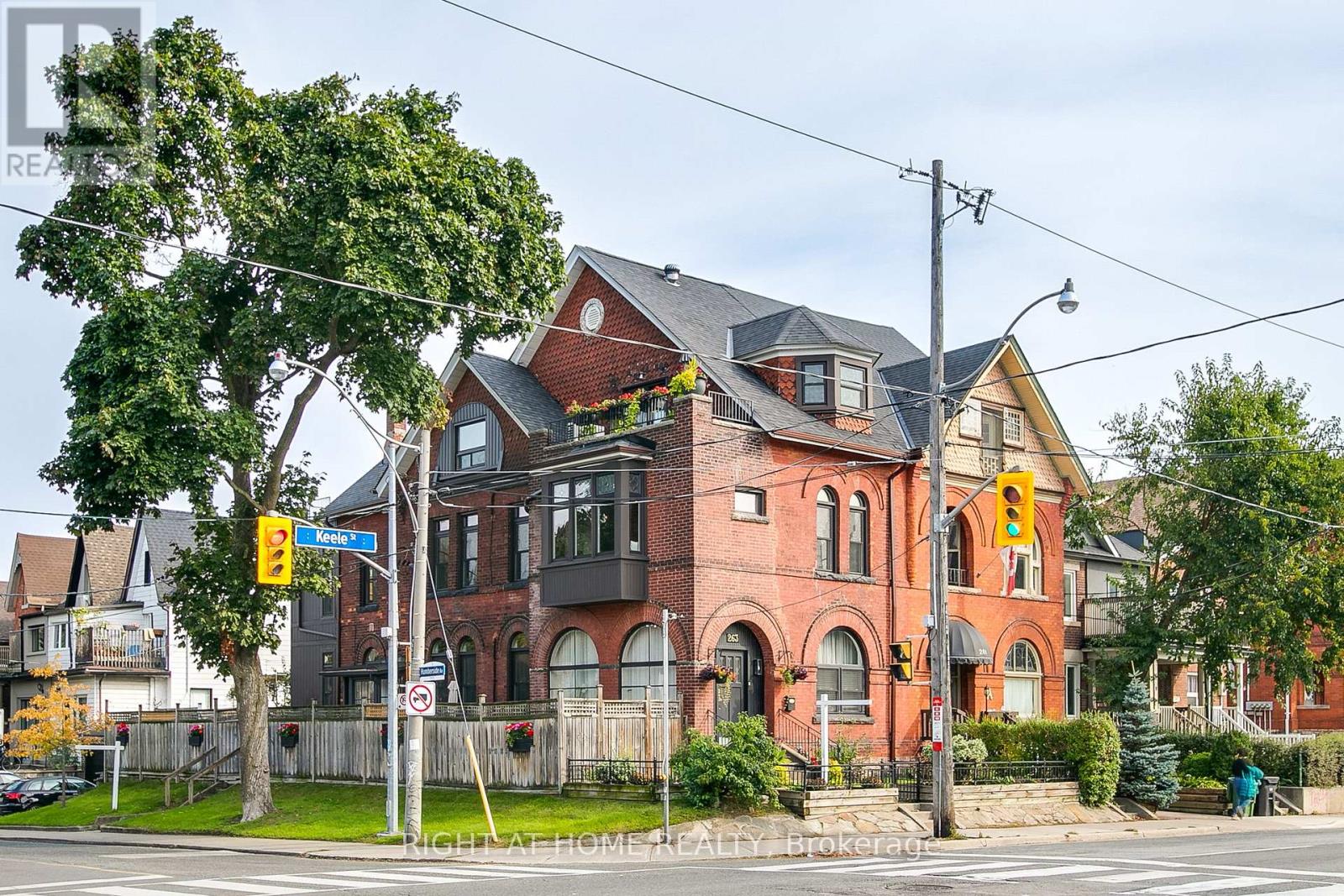 263 KEELE STREET, Toronto, Ontario