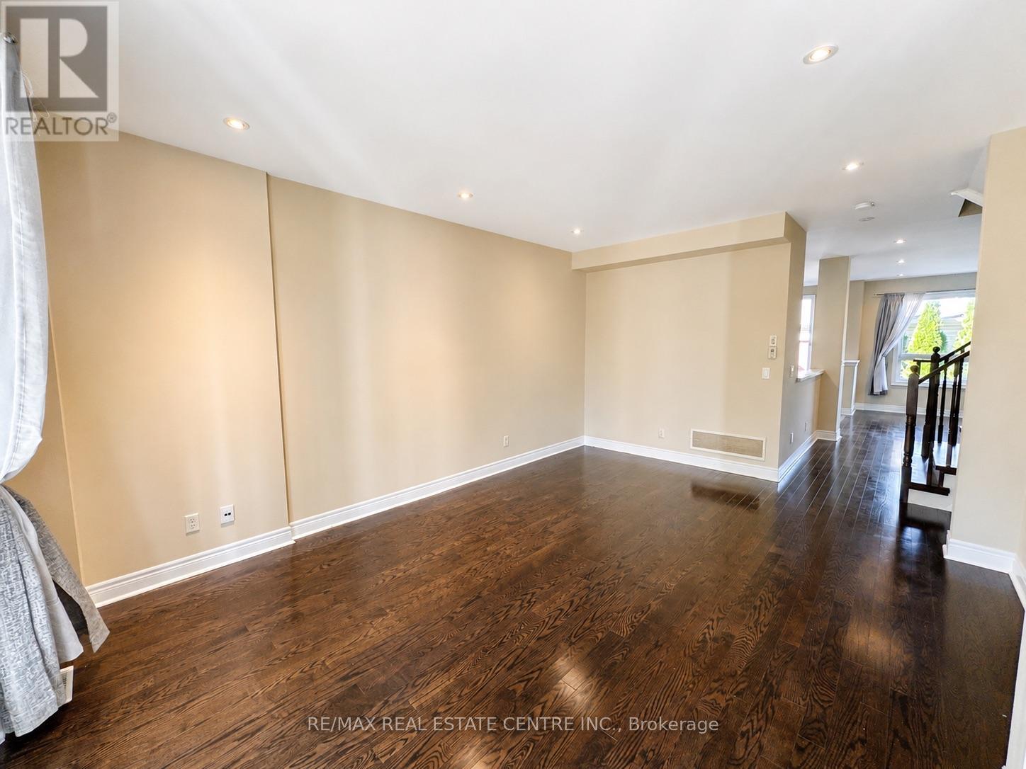 2491 Postmaster Drive, Oakville, Ontario  L6M 0L5 - Photo 3 - W13502710