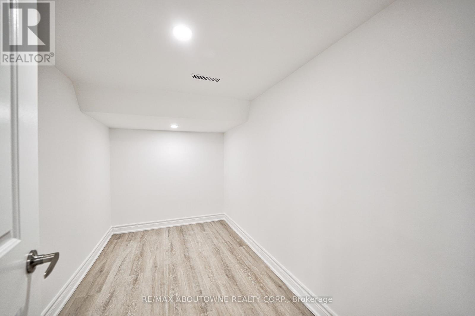 Lower - 4395 Longmoor Drive, Burlington, Ontario  L7L 1X8 - Photo 13 - W13502742