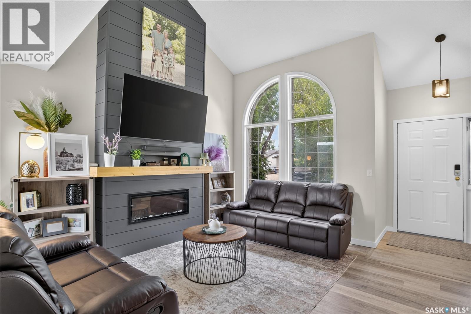 418 Fehr Crescent, Martensville, Saskatchewan  S0K 2T0 - Photo 4 - SK040972