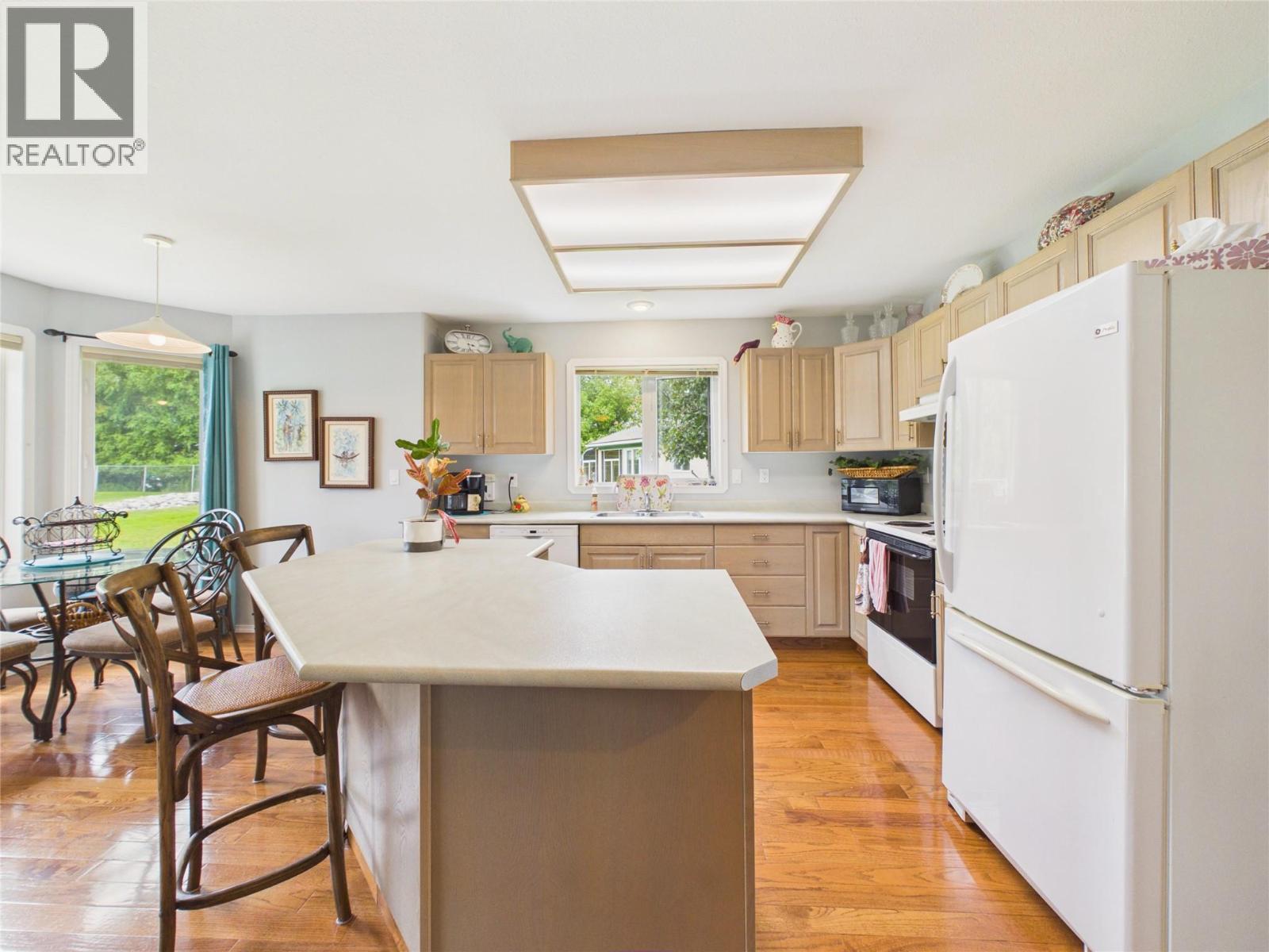 1401 Willowbrook Drive N Unit# 33, Cranbrook, British Columbia V1C 6H2 - Photo 9 - 10393063
