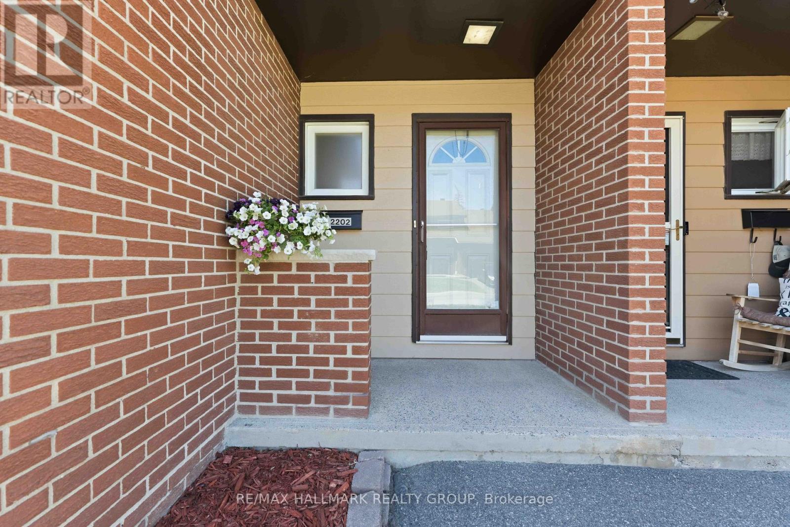 48 - 2202 Orient Park Drive, Ottawa, Ontario  K1B 4W2 - Photo 2 - X13502810