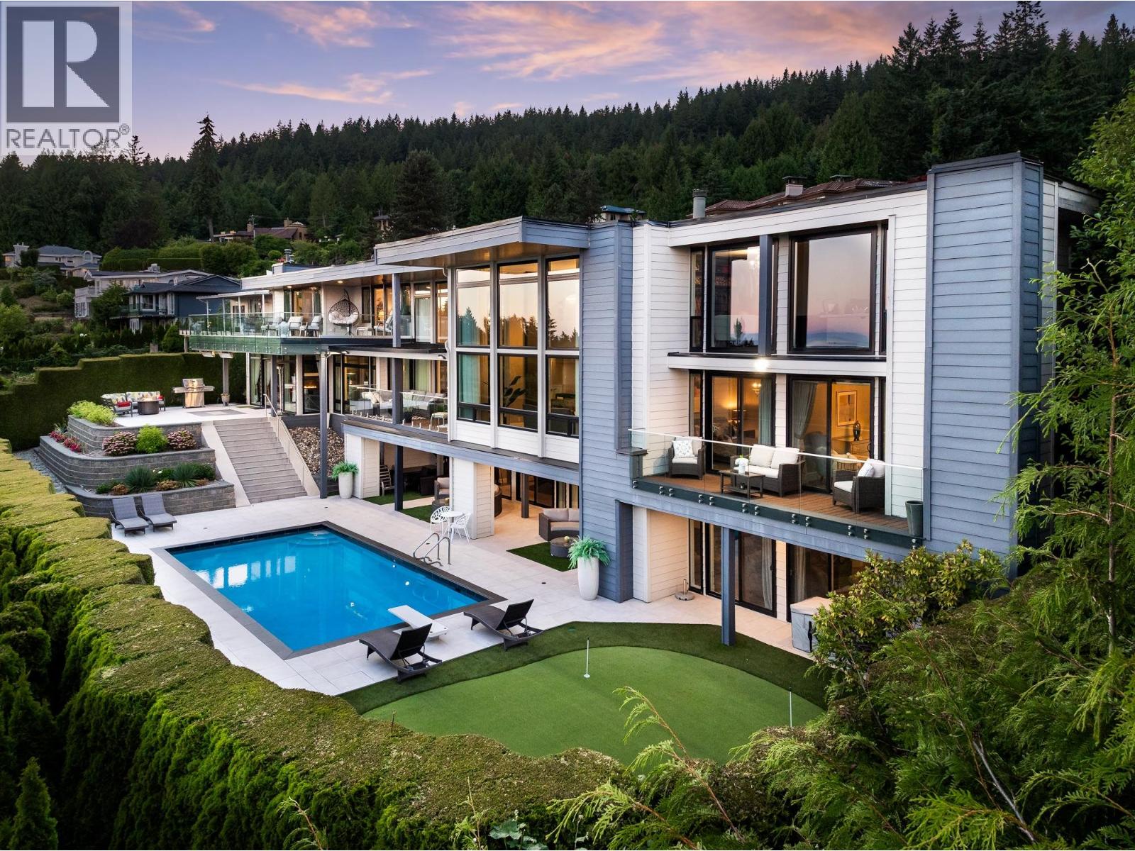 1130 EYREMOUNT DRIVE, West Vancouver, British Columbia