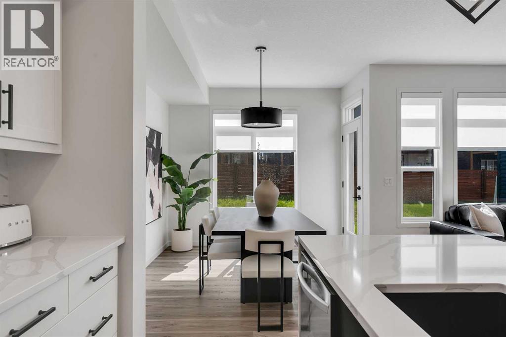48 Lucas Passage NW, Calgary, Alberta  T3P 2E3 - Photo 9 - A2322293