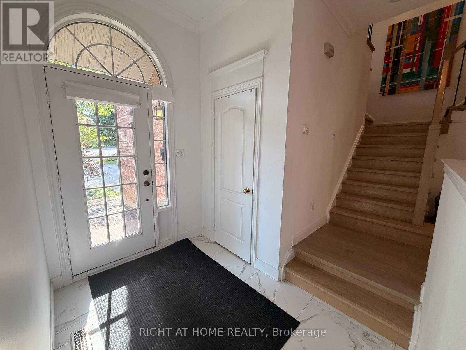 7 - 2 Mary Gapper Crescent, Richmond Hill, Ontario  L4C 0J4 - Photo 5 - N13502798