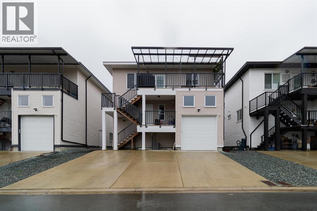 1411 Salter Street, New Westminster, British Columbia  V3M 5A8 - Photo 2 - R3139384