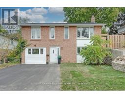 UPPER - 16 UPPER CANADA DRIVE, Kitchener, Ontario