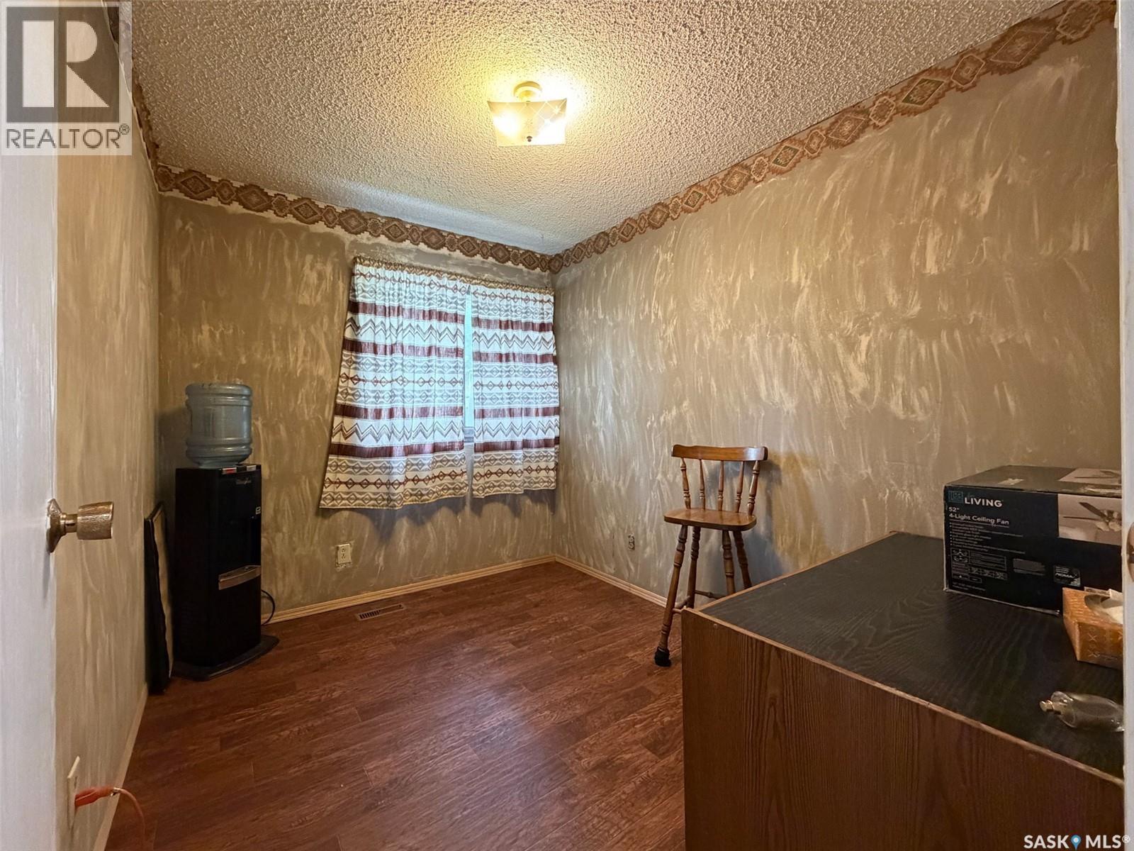 336 2nd Street W, Shaunavon, Saskatchewan  S0N 2M0 - Photo 11 - SK041031