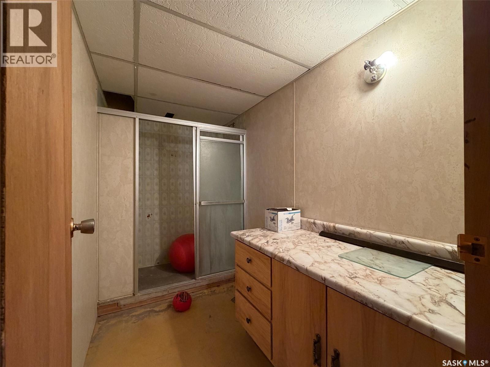 336 2nd Street W, Shaunavon, Saskatchewan  S0N 2M0 - Photo 28 - SK041031