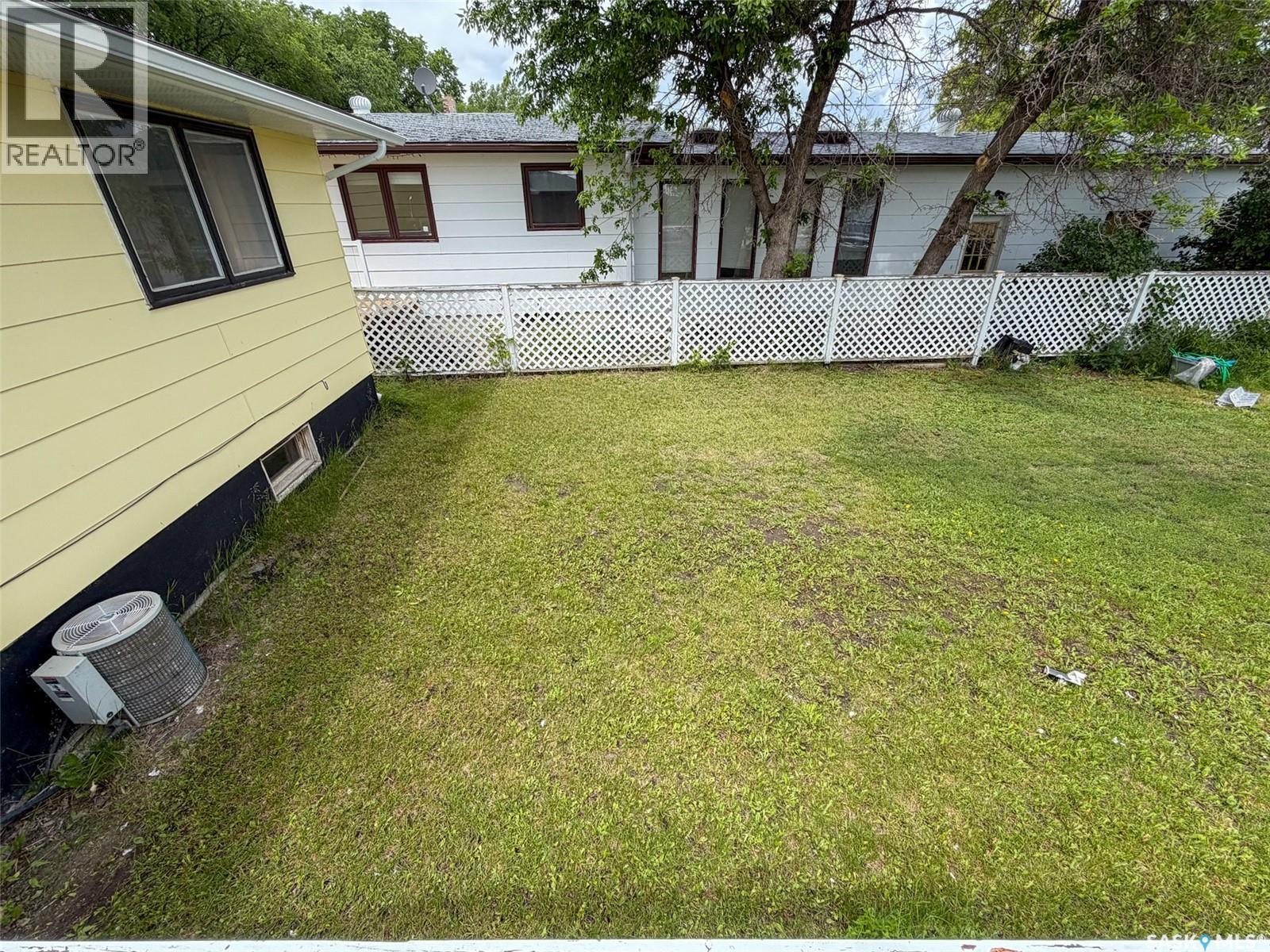 336 2nd Street W, Shaunavon, Saskatchewan  S0N 2M0 - Photo 37 - SK041031