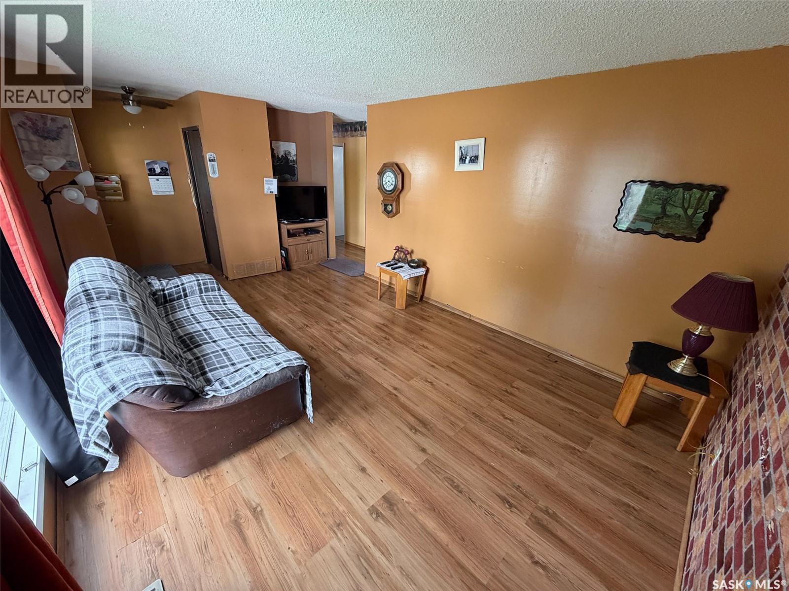336 2nd Street W, Shaunavon, Saskatchewan  S0N 2M0 - Photo 6 - SK041031