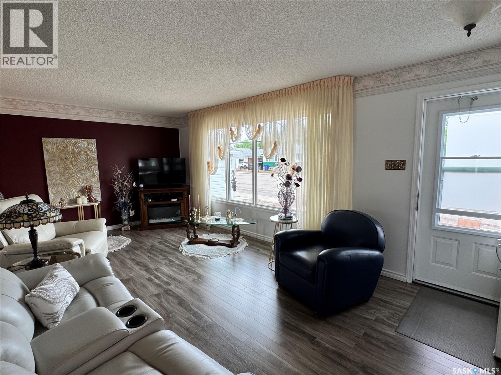313 5th Avenue W, Biggar, Saskatchewan  S0K 0M0 - Photo 11 - SK040952
