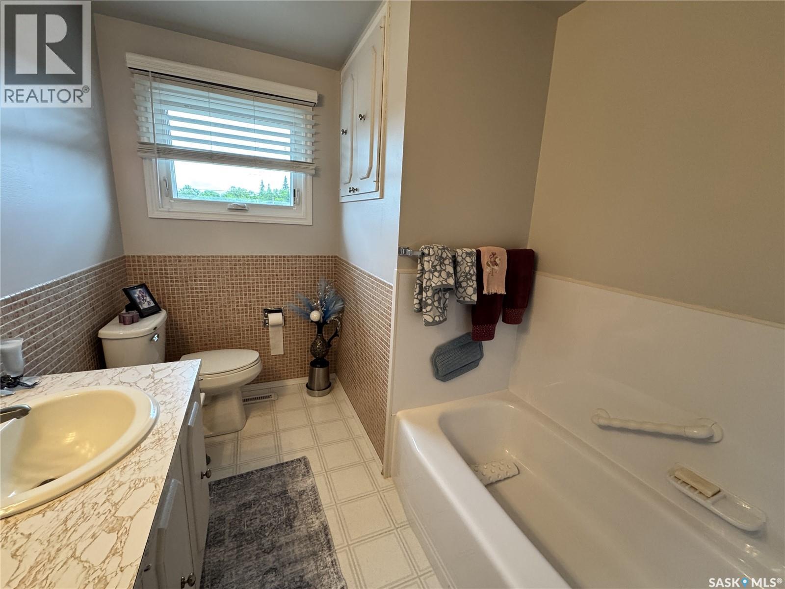 313 5th Avenue W, Biggar, Saskatchewan  S0K 0M0 - Photo 18 - SK040952