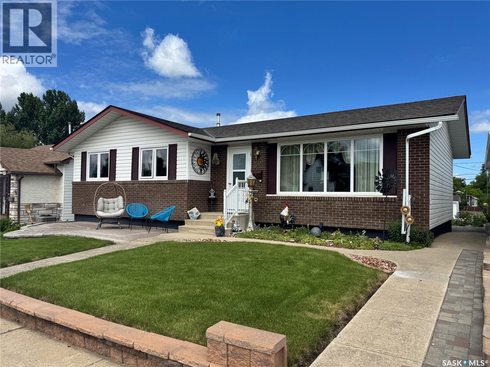 313 5th Avenue W, Biggar, Saskatchewan  S0K 0M0 - Photo 35 - SK040952