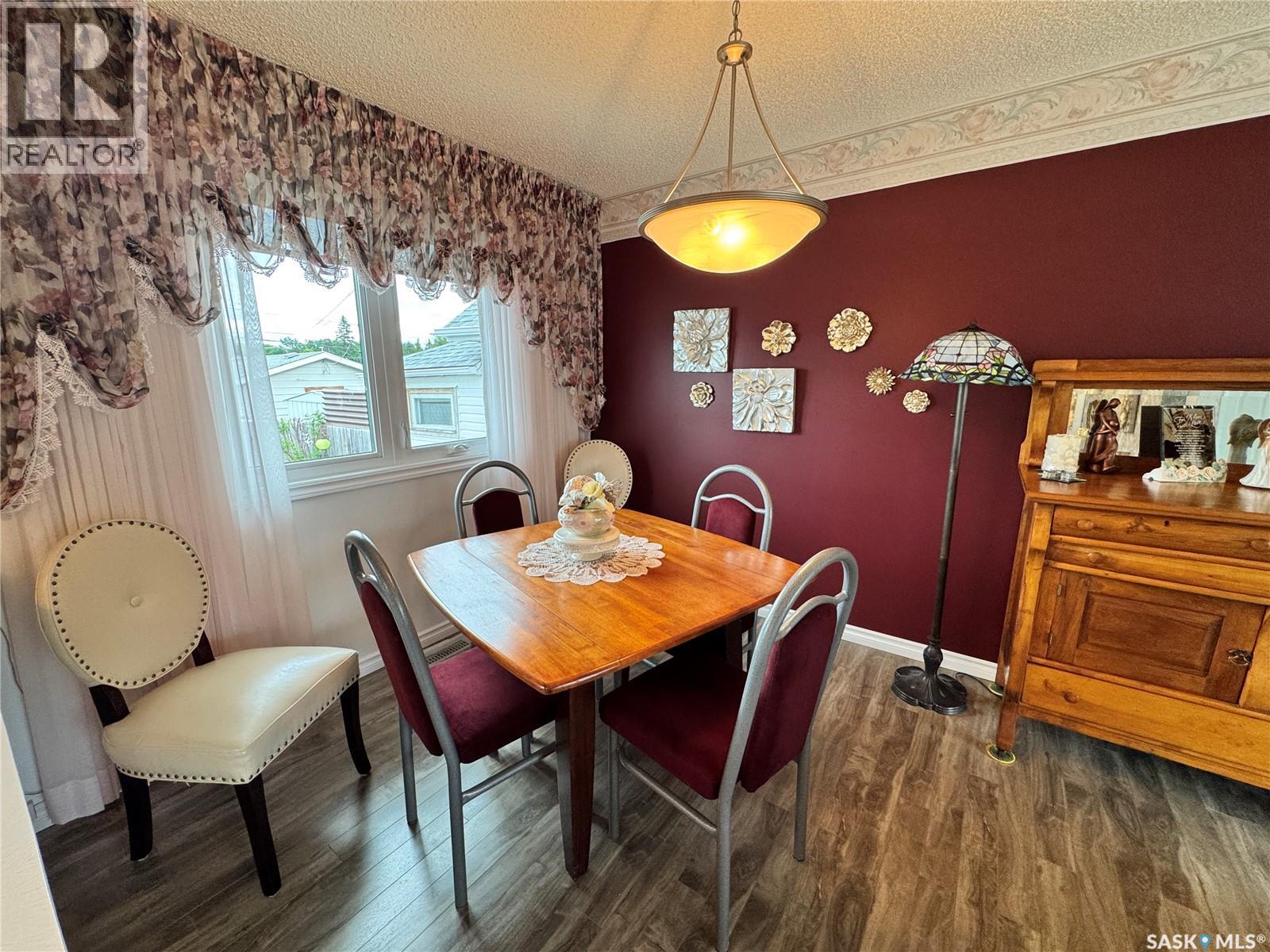 313 5th Avenue W, Biggar, Saskatchewan  S0K 0M0 - Photo 6 - SK040952