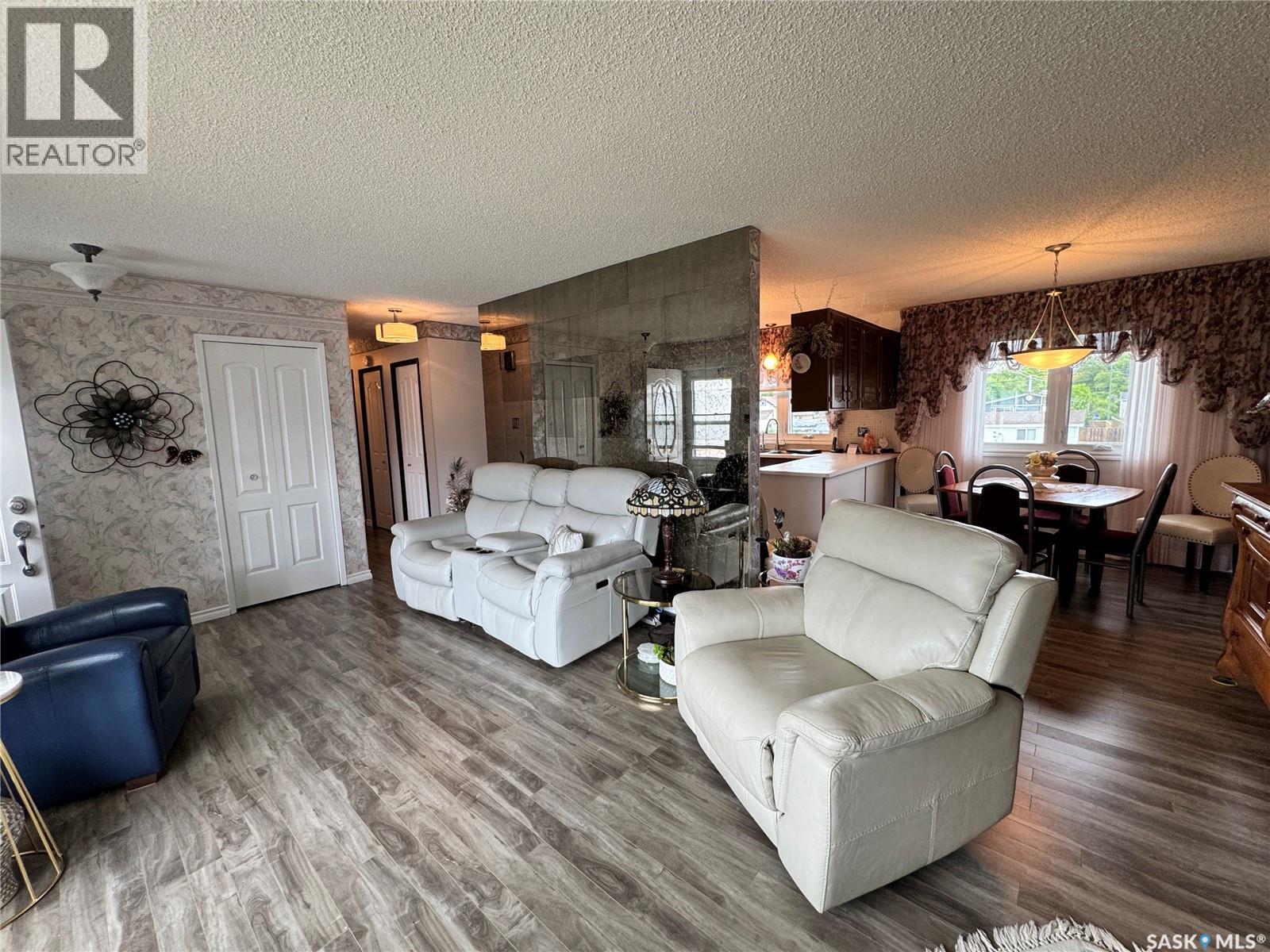 313 5th Avenue W, Biggar, Saskatchewan  S0K 0M0 - Photo 9 - SK040952