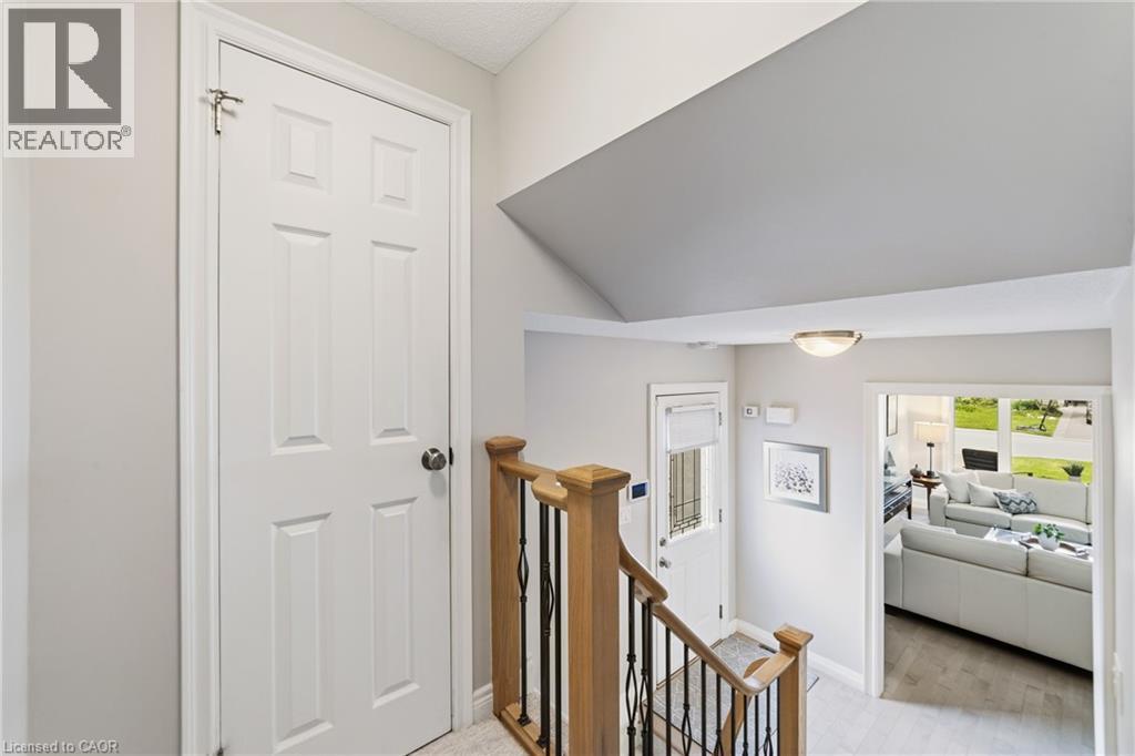 680 Lomond Crescent, Burlington, Ontario  L7L 2P1 - Photo 14 - 40835472