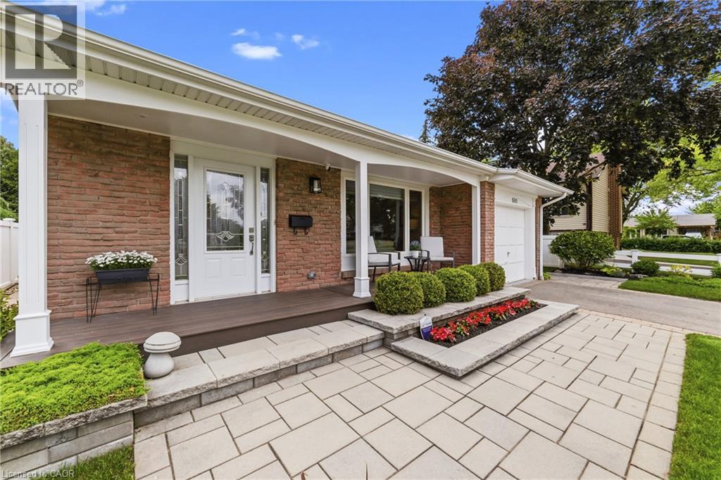 680 Lomond Crescent, Burlington, Ontario  L7L 2P1 - Photo 3 - 40835472
