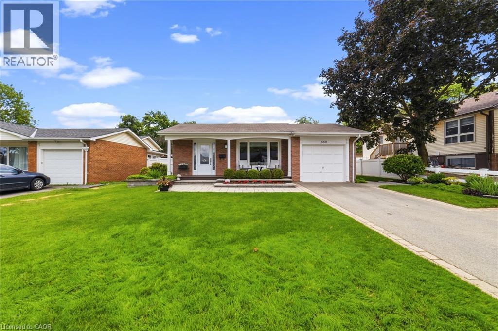 680 LOMOND Crescent, Burlington, Ontario