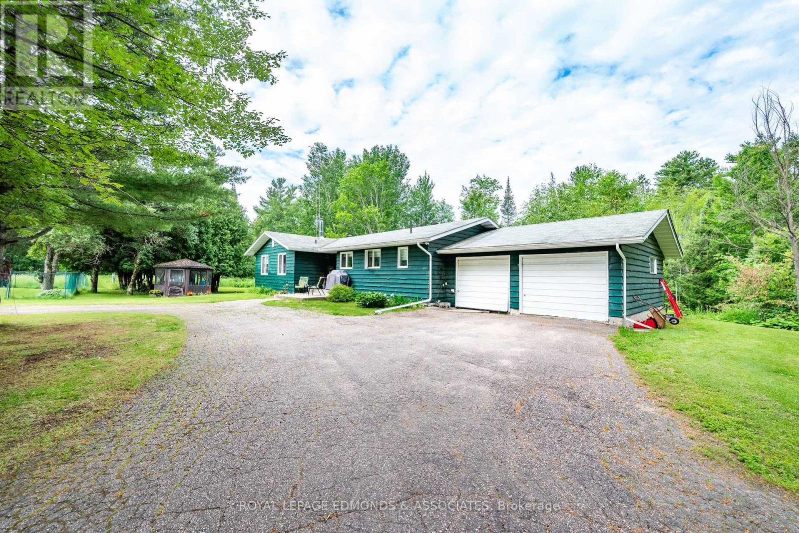 200 Walters Road, Laurentian Valley, Ontario  K8A 6W5 - Photo 2 - X13502928