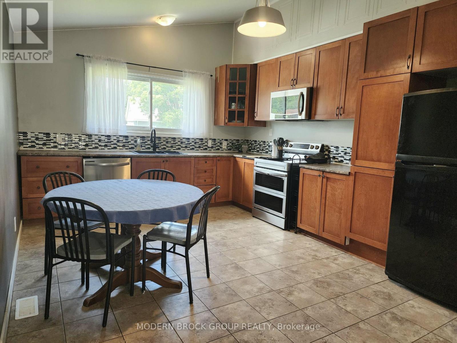 345 Pearl Street W, Brockville, Ontario  K6V 4E4 - Photo 10 - X13495444