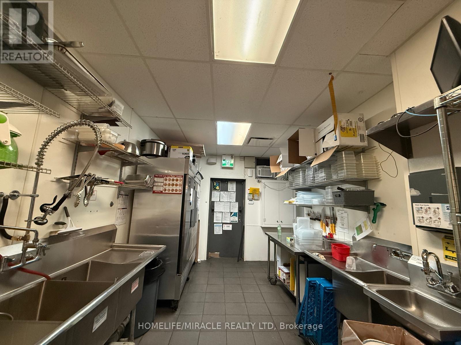 14 Wellington Street W, South Huron, Ontario  N0M 1S2 - Photo 6 - X13496748