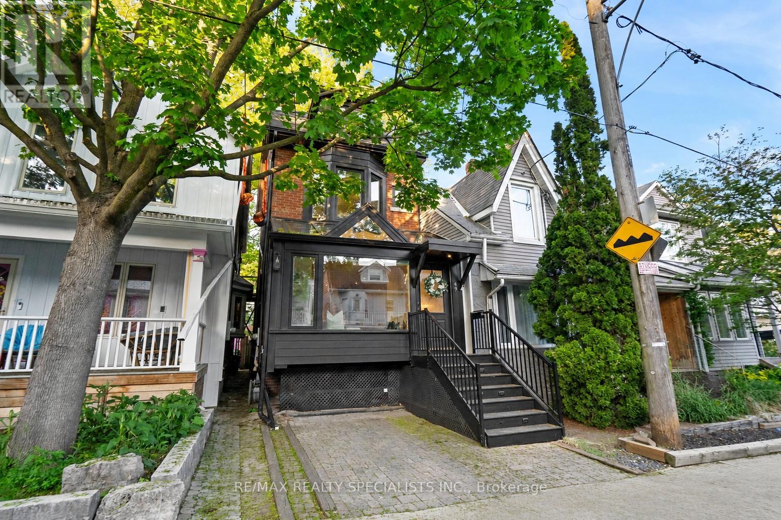 49 WHEELER AVENUE, Toronto, Ontario