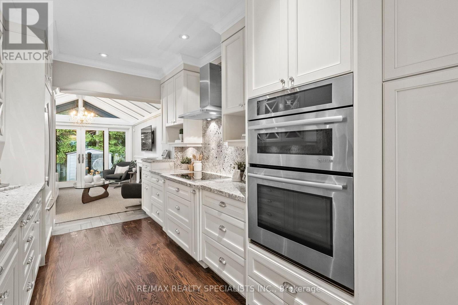 49 Wheeler Avenue, Toronto, Ontario  M4L 3V3 - Photo 12 - E13502874
