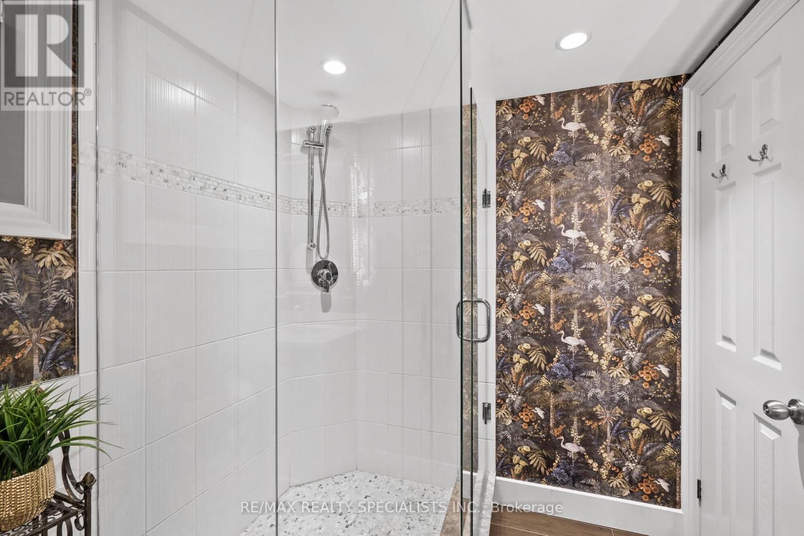 49 Wheeler Avenue, Toronto, Ontario  M4L 3V3 - Photo 42 - E13502874