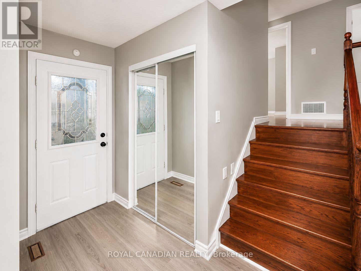 36 Maplegrove Avenue, Bradford West Gwillimbury, Ontario  L3Z 1S1 - Photo 3 - N13502842