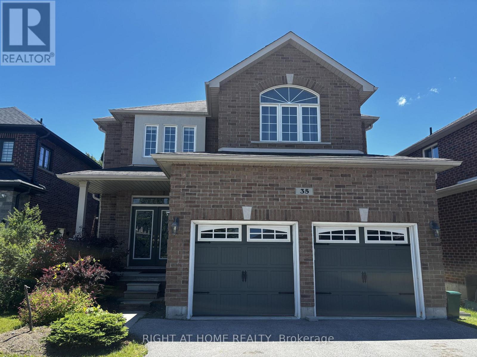 35 AUBURN COURT, barrie (ardagh), Ontario