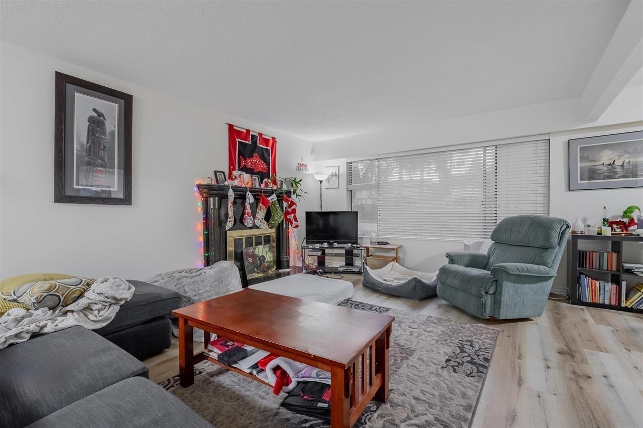 11084 148 Street, Surrey, British Columbia  V3R 3Y8 - Photo 2 - R3068817