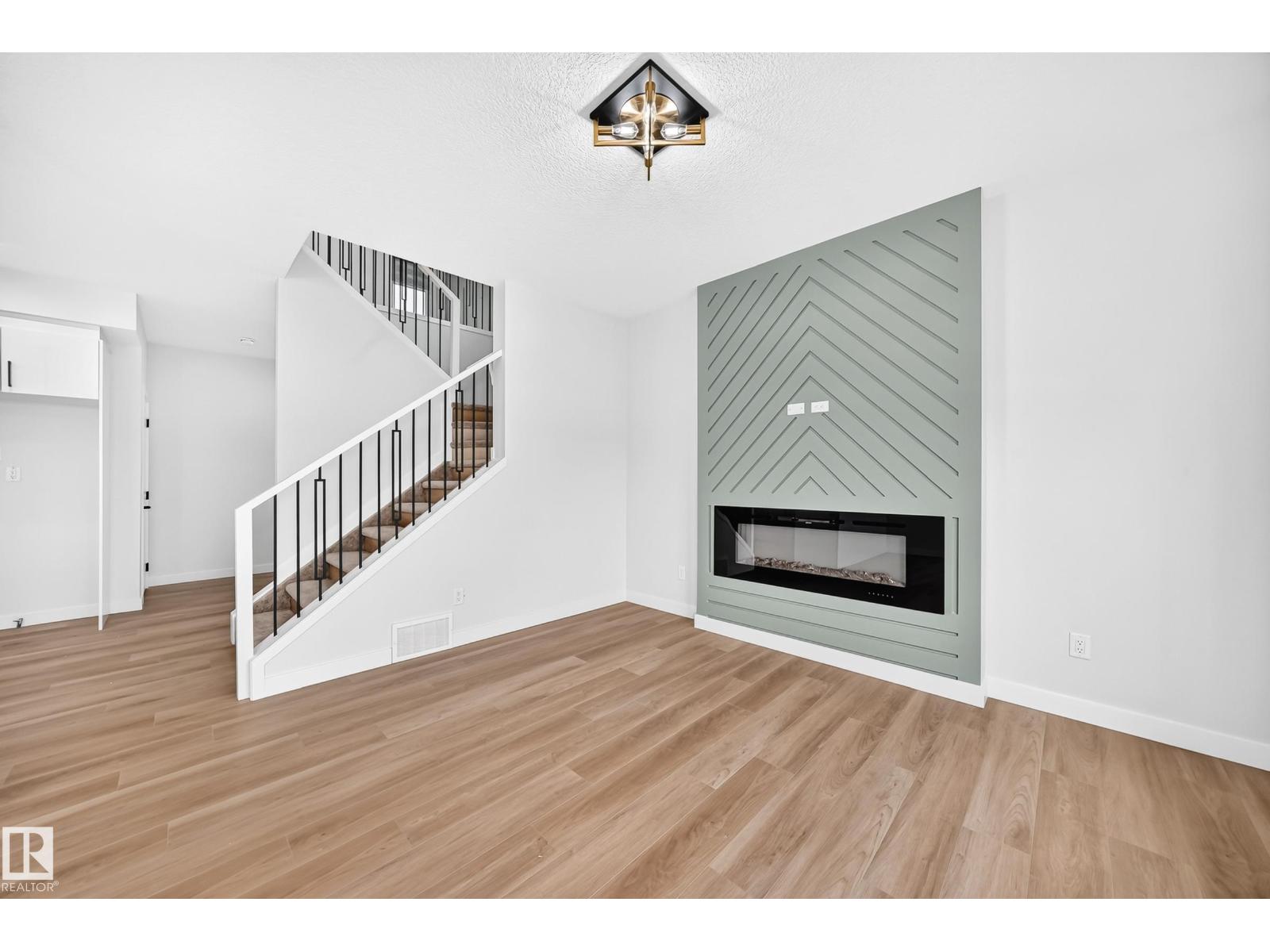 97 Patriot Wy, Spruce Grove, Alberta  T7X 4E8 - Photo 5 - E4496296